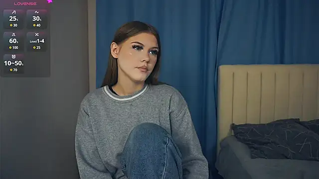 LilyHeupel online show from October 24, 2025, 7:07 am