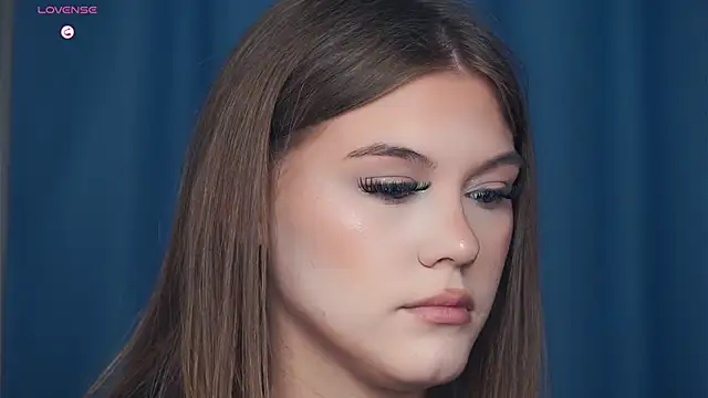 LilyHeupel online show from September 29, 2025, 6:42 am