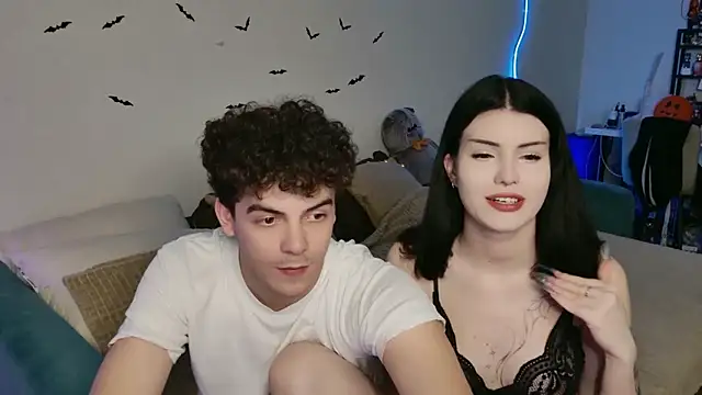 Alice18James online show from October 28, 2025, 12:00 am