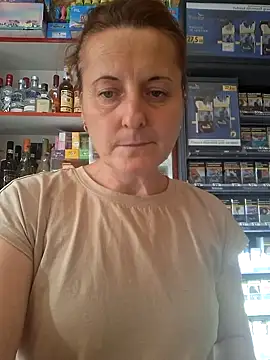 Snapshot of Fluturas2 chatting on September 21, 2025, 2:22 pm Fluturas2 online show from September 21, 2025, 2:22 pm