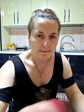 Fluturas2 online show from November 6, 2025, 7:40 pm