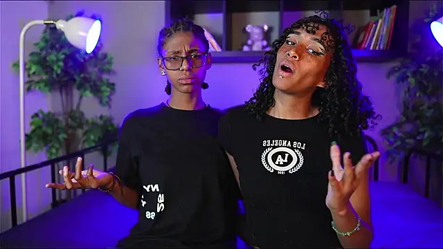 Snapshot of lynx_sun chatting on February 9, 2026, 8:51 pm lynx sun online show from February 9, 2026, 8:51 pm