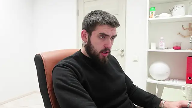 Mike Platano online show from November 27, 2025, 9:04 pm