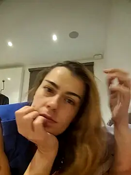 Snapshot of Carolinemiam chatting on October 5, 2025, 3:58 pm Carolinemiam online show from October 5, 2025, 3:58 pm