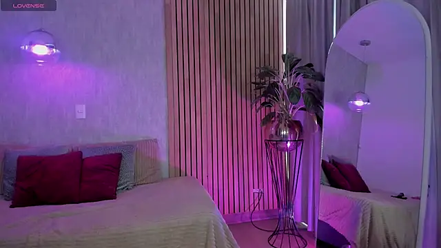 Snapshot of emma______ chatting on February 26, 2026, 8:53 pm emma online show from February 26, 2026, 8:53 pm