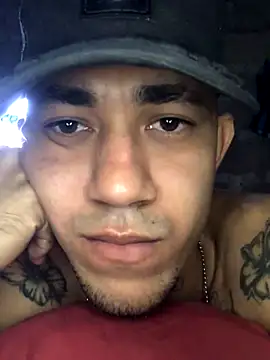 Snapshot of tattoos22 chatting on October 22, 2025, 1:32 pm tattoos22 online show from October 22, 2025, 1:32 pm