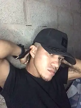 Snapshot of tattoos22 chatting on October 30, 2025, 12:47 pm tattoos22 online show from October 30, 2025, 12:47 pm