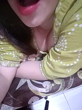 Snapshot of Dimple_sexxy chatting on October 31, 2025, 6:04 pm Dimple sexxy online show from October 31, 2025, 6:04 pm