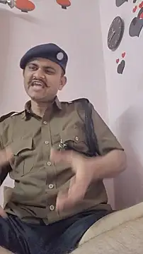 Snapshot of Frvgggghh chatting on January 14, 2026, 5:05 pm Frvgggghh online show from January 14, 2026, 5:05 pm