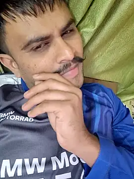 Snapshot of Frvgggghh chatting on January 8, 2026, 9:37 am Frvgggghh online show from January 8, 2026, 9:37 am