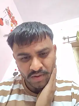 Snapshot of Frvgggghh chatting on January 10, 2026, 10:38 pm Frvgggghh online show from January 10, 2026, 10:38 pm