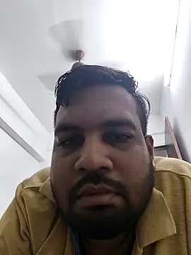 vinay smalldick online show from December 5, 2025, 2:04 pm