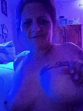 cuminsideu2 online show from April 26, 2026, 7:22 pm