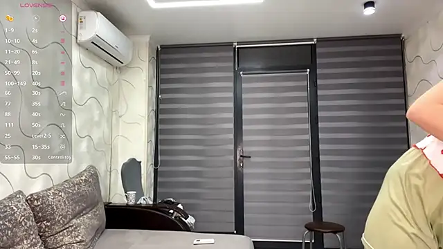 CharlynDini online show from October 10, 2025, 3:02 pm