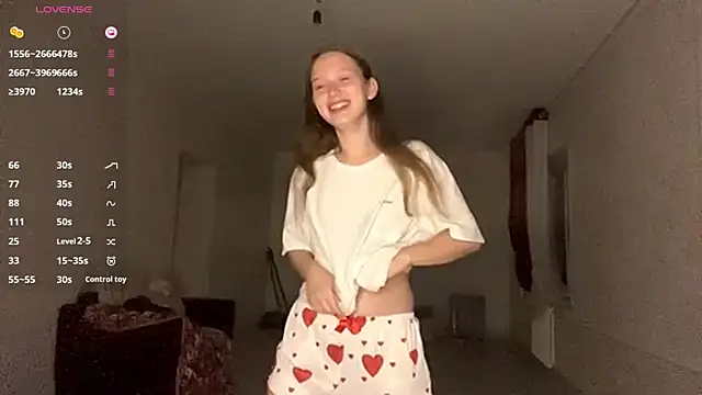 CharlynDini online show from September 14, 2025, 4:07 pm