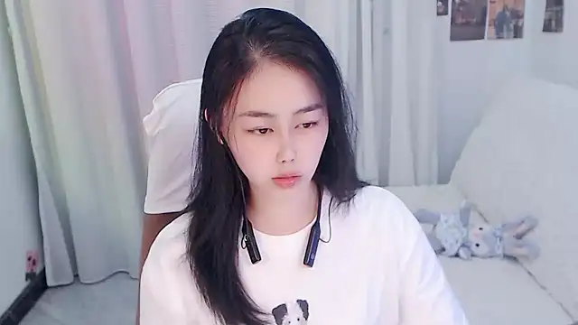 BOBO-jiang online show from October 17, 2025, 1:57 pm