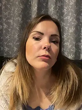 Snapshot of SexyLoLoUK chatting on September 21, 2025, 5:12 am SexyLoLoUK online show from September 21, 2025, 5:12 am