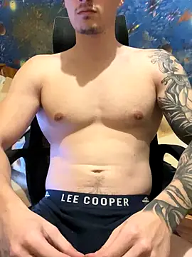 fronkie9384 online show from December 13, 2025, 8:26 pm