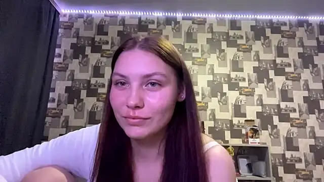 SwiiSweet online show from September 12, 2025, 4:18 pm