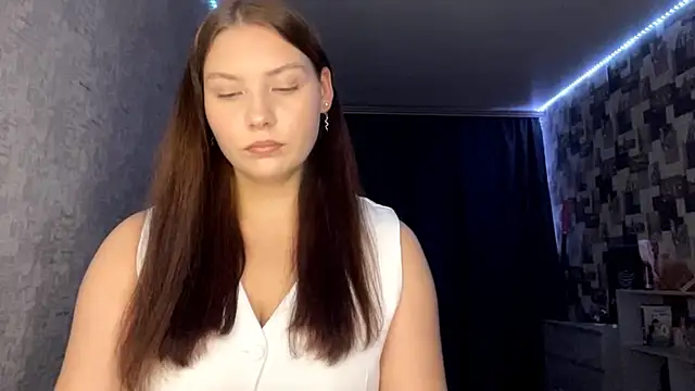 SwiiSweet online show from October 3, 2025, 4:19 pm