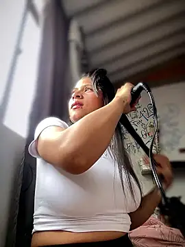 Elahia  marquez online show from January 11, 2026, 7:21 pm