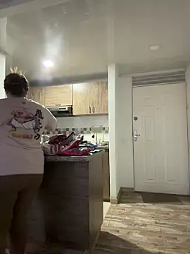 Snapshot of PortuPAWG chatting on February 24, 2026, 10:43 pm PortuPAWG online show from February 24, 2026, 10:43 pm