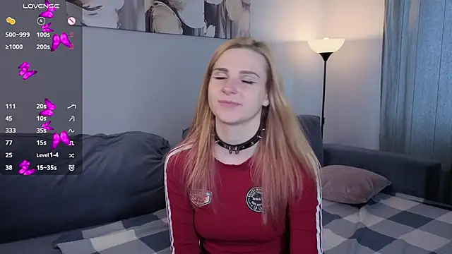 Snapshot of HelenMartines chatting on October 23, 2025, 10:25 am HelenMartines online show from October 23, 2025, 10:25 am