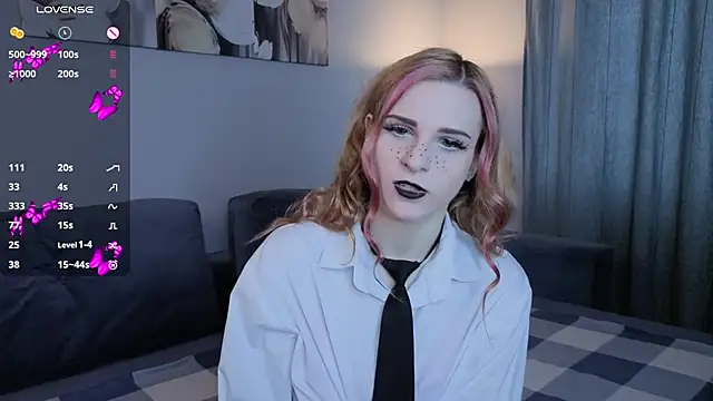 Snapshot of HelenMartines chatting on October 31, 2025, 10:01 am HelenMartines online show from October 31, 2025, 10:01 am