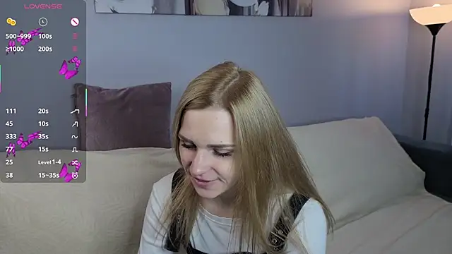 Snapshot of HelenMartines chatting on September 25, 2025, 10:43 am HelenMartines online show from September 25, 2025, 10:43 am