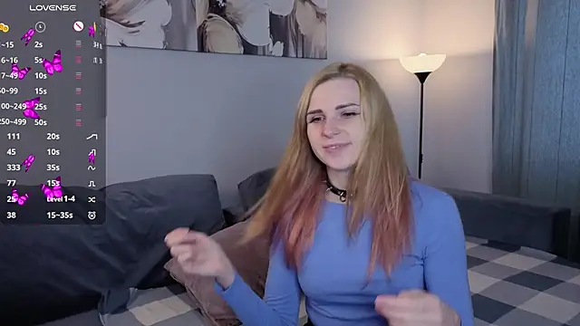 Snapshot of HelenMartines chatting on October 25, 2025, 11:09 am HelenMartines online show from October 25, 2025, 11:09 am