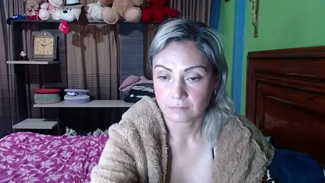  Charlize theron  online show from October 3, 2025, 6:04 am