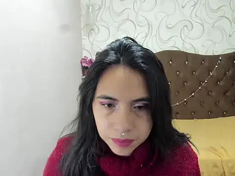 lunavalenciax online show from September 26, 2025, 7:15 am