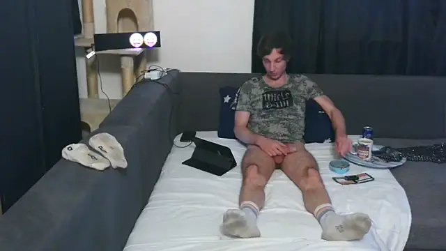 Snapshot of cum2camboys chatting on April 8, 2026, 6:20 pm cum2camboys online show from April 8, 2026, 6:20 pm
