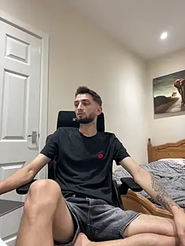 mixedcouplee69 online show from September 30, 2025, 8:04 pm