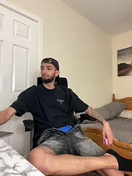 mixedcouplee69 online show from September 22, 2025, 3:29 pm