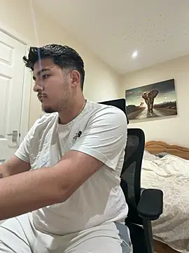 mixedcouplee69 online show from November 4, 2025, 7:17 pm