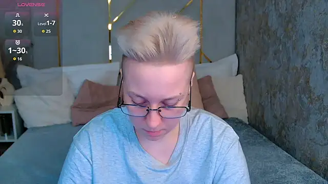 AlexandraGreen online show from November 13, 2025, 9:30 pm