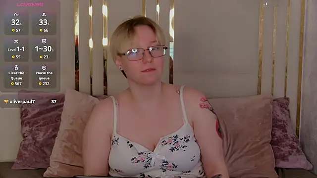 AlexandraGreen online show from May 15, 2026, 11:47 pm