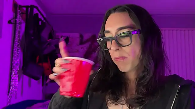 Snapshot of xoFrankie chatting on February 24, 2026, 3:29 am xoFrankie online show from February 24, 2026, 3:29 am