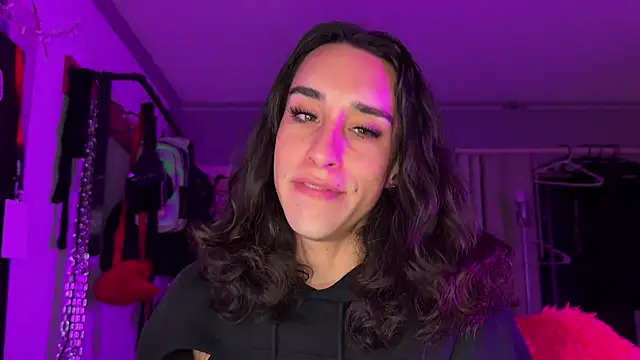 Snapshot of xoFrankie chatting on November 4, 2025, 2:15 am xoFrankie online show from November 4, 2025, 2:15 am