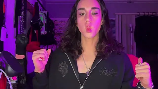 Snapshot of xoFrankie chatting on November 11, 2025, 3:23 am xoFrankie online show from November 11, 2025, 3:23 am