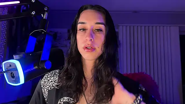 xoFrankie online show from April 9, 2026, 4:03 am