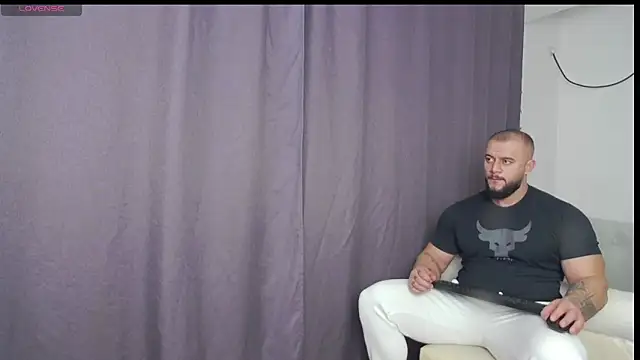 Snapshot of RickyMiami1 chatting on December 18, 2025, 7:29 pm RickyMiami1 online show from December 18, 2025, 7:29 pm