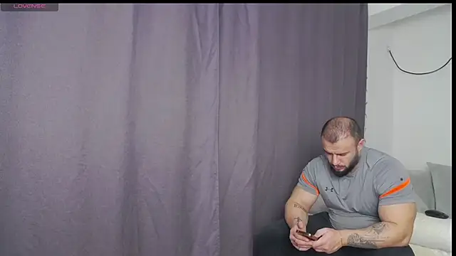 Snapshot of RickyMiami1 chatting on January 7, 2026, 6:57 pm RickyMiami1 online show from January 7, 2026, 6:57 pm