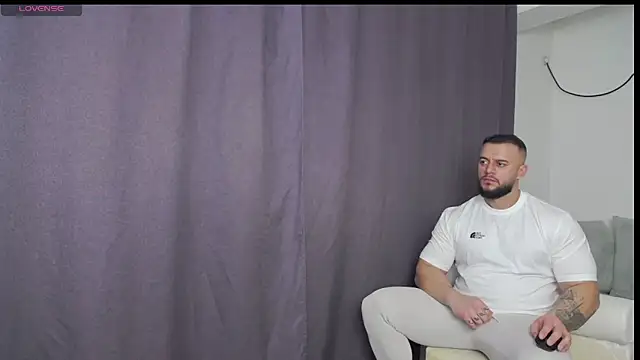 Snapshot of RickyMiami1 chatting on February 26, 2026, 7:25 pm RickyMiami1 online show from February 26, 2026, 7:25 pm