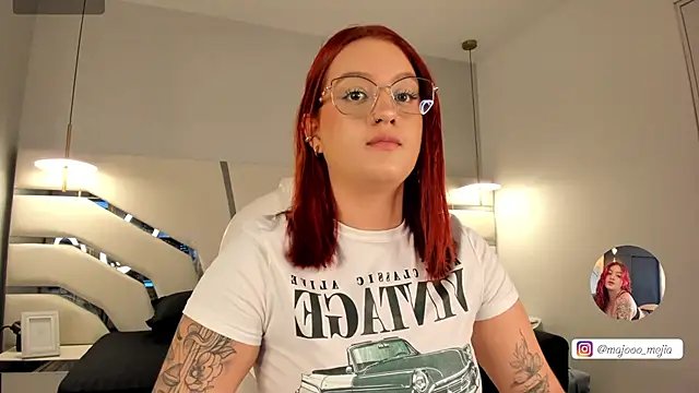 Julieth Rojas online show from September 20, 2025, 4:28 am