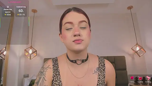 Julieth Rojas online show from March 10, 2026, 3:54 am