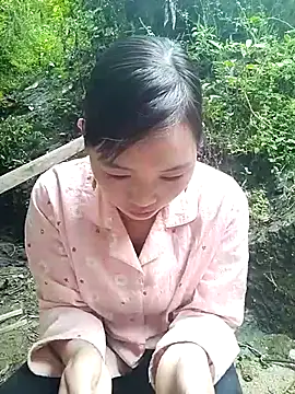 Snapshot of susu-00 chatting on October 22, 2025, 1:38 am susu-00 online show from October 22, 2025, 1:38 am