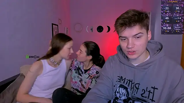 khloebeauty online show from November 15, 2025, 8:35 pm