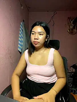 Snapshot of aniya_04 chatting on September 30, 2025, 10:43 am aniya 04 online show from September 30, 2025, 10:43 am